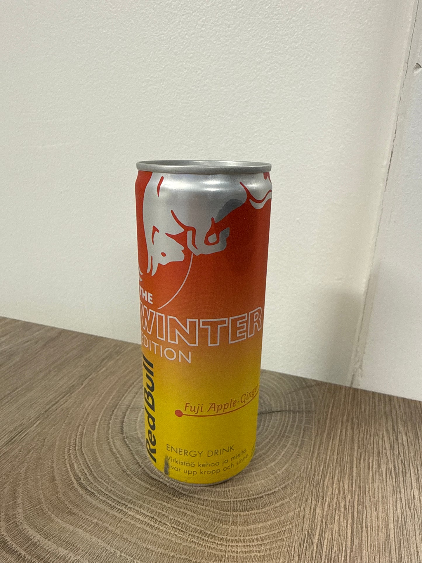 REDBULL Energiajuoma Winter Edition Fuji Apple-Ginger