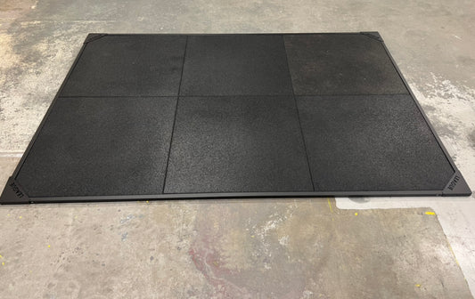 League painonnostolava 2x3m koottuna salissa